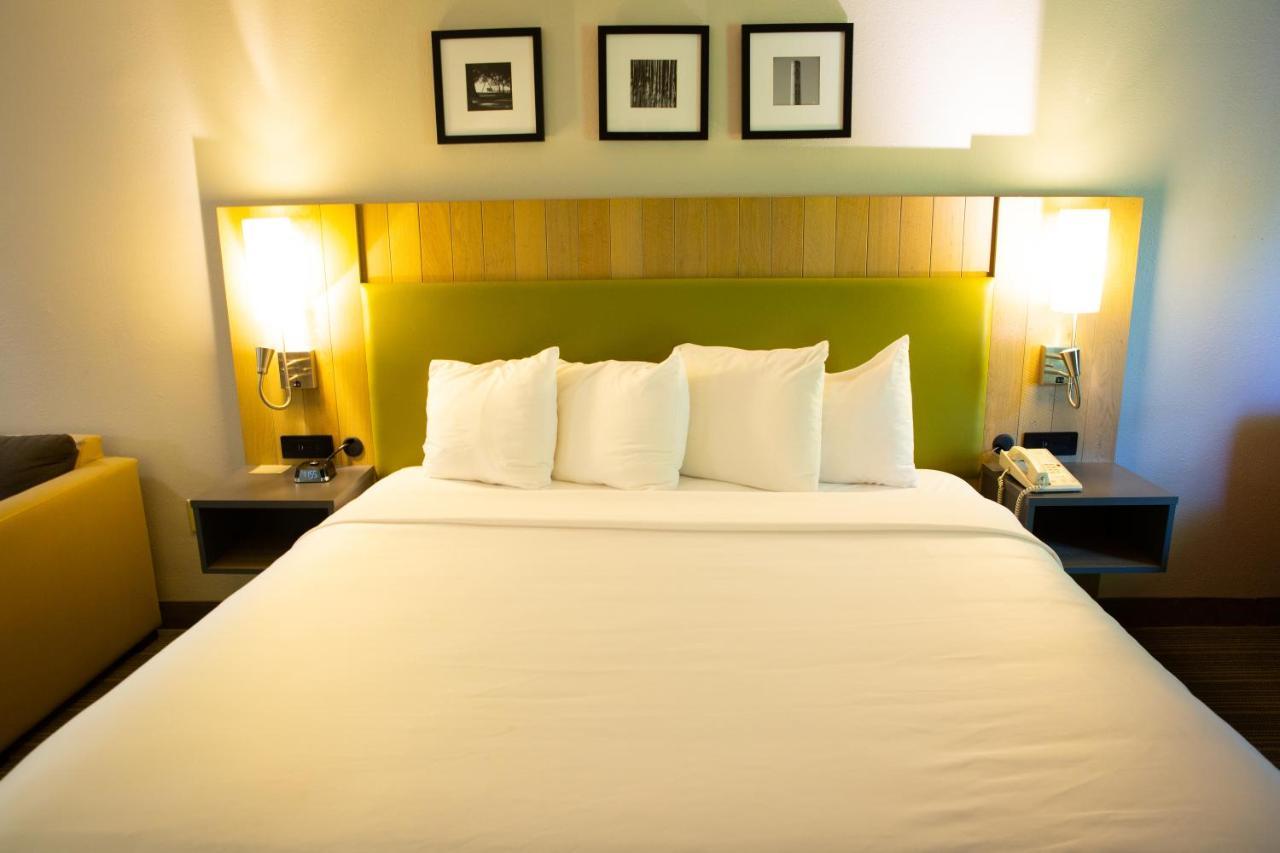 Country Inn & Suites By Radisson, Burlington Elon , Nc Eksteriør billede